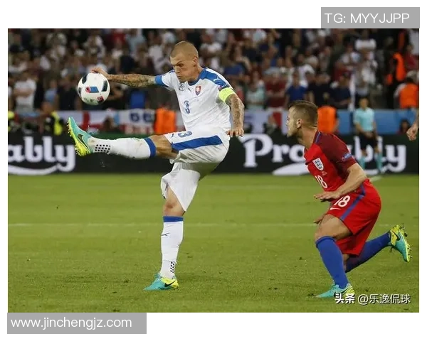 足球明星精彩瞬间集锦动作视频展现球场魅力与技巧